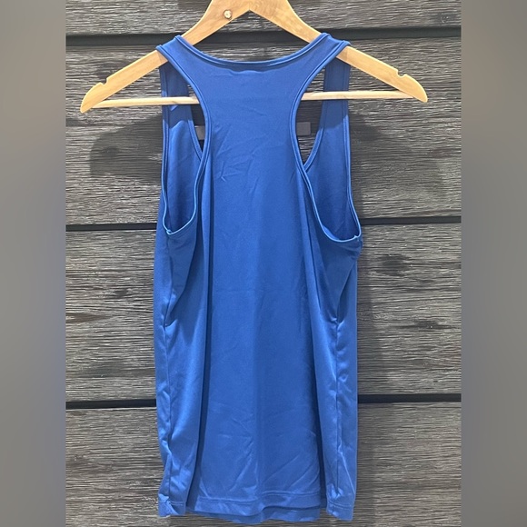 ‼️ Bundle of (3) CRUNCH Fitness 💪🏻 Workout Tank Tops - (2) Small (1) Medium - Picture 5 of 10